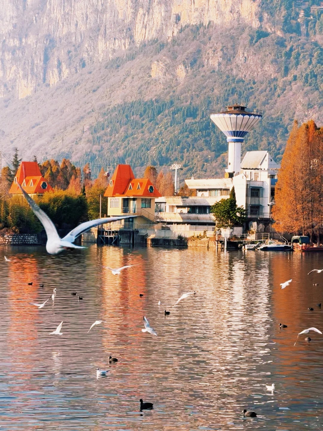 Kunming Green Lake and Dianchi shoreline